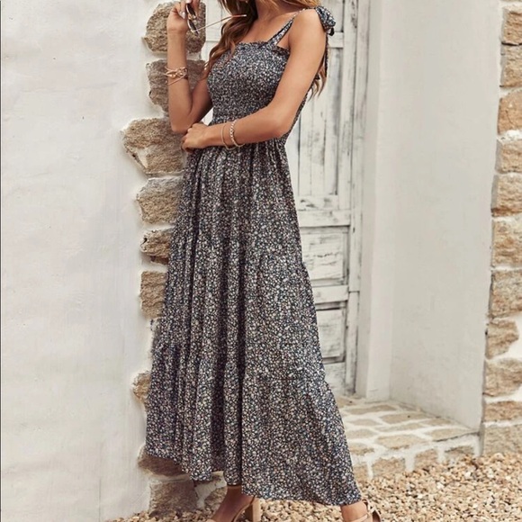 Boho floral shirred tied shoulder maxi dress - Picture 10 of 14